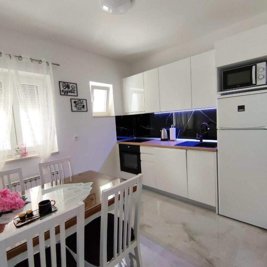 Apartman Rivana Baška Voda Exterior foto
